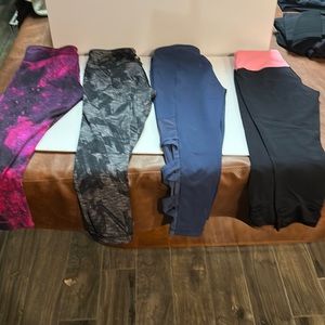 Set of 4 Capri Leggings size M